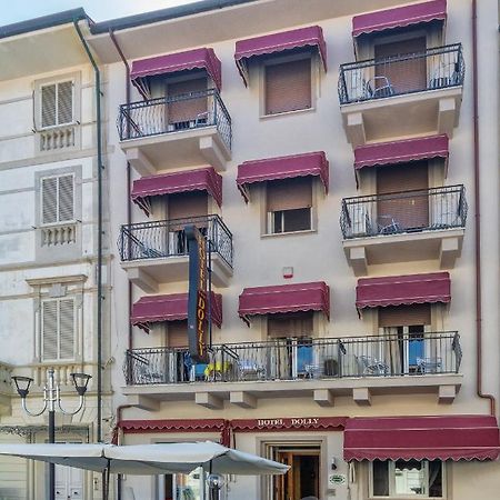 Hotel Dolly Viareggio Bagian luar foto