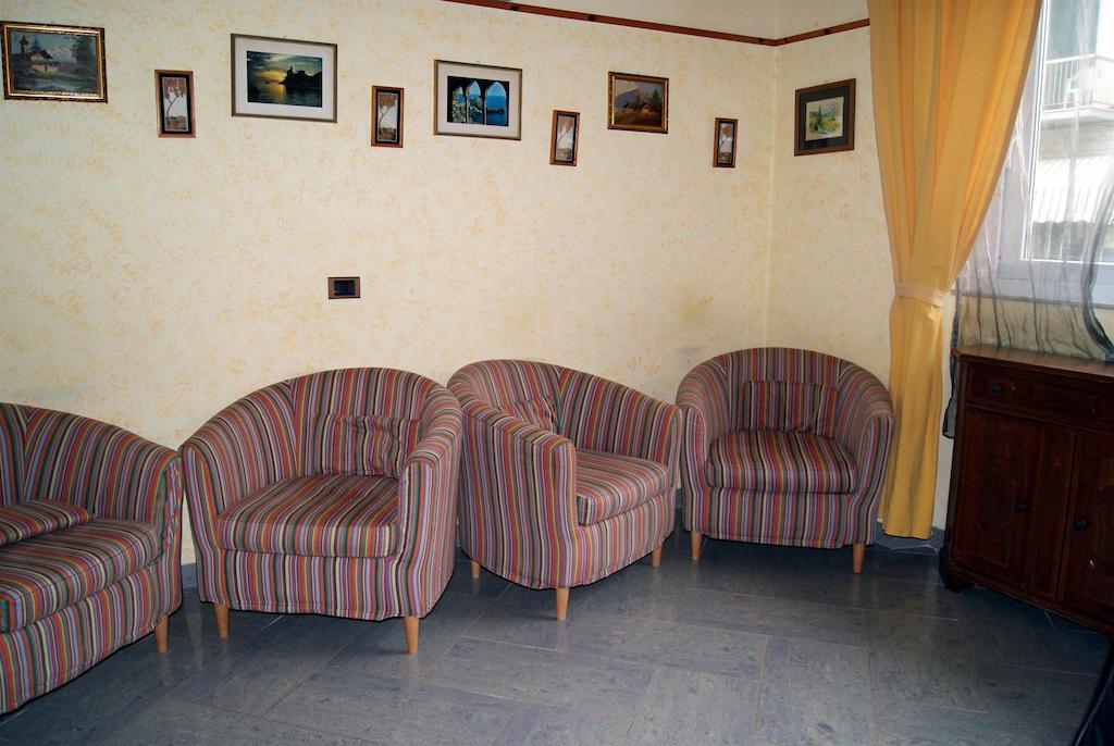 Hotel Dolly Viareggio Bagian luar foto